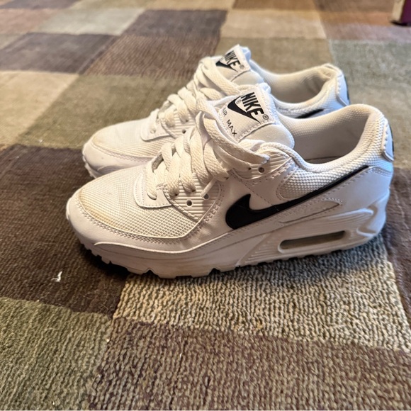 Nike Kids White and Black Sneakers - Picture 1 of 5